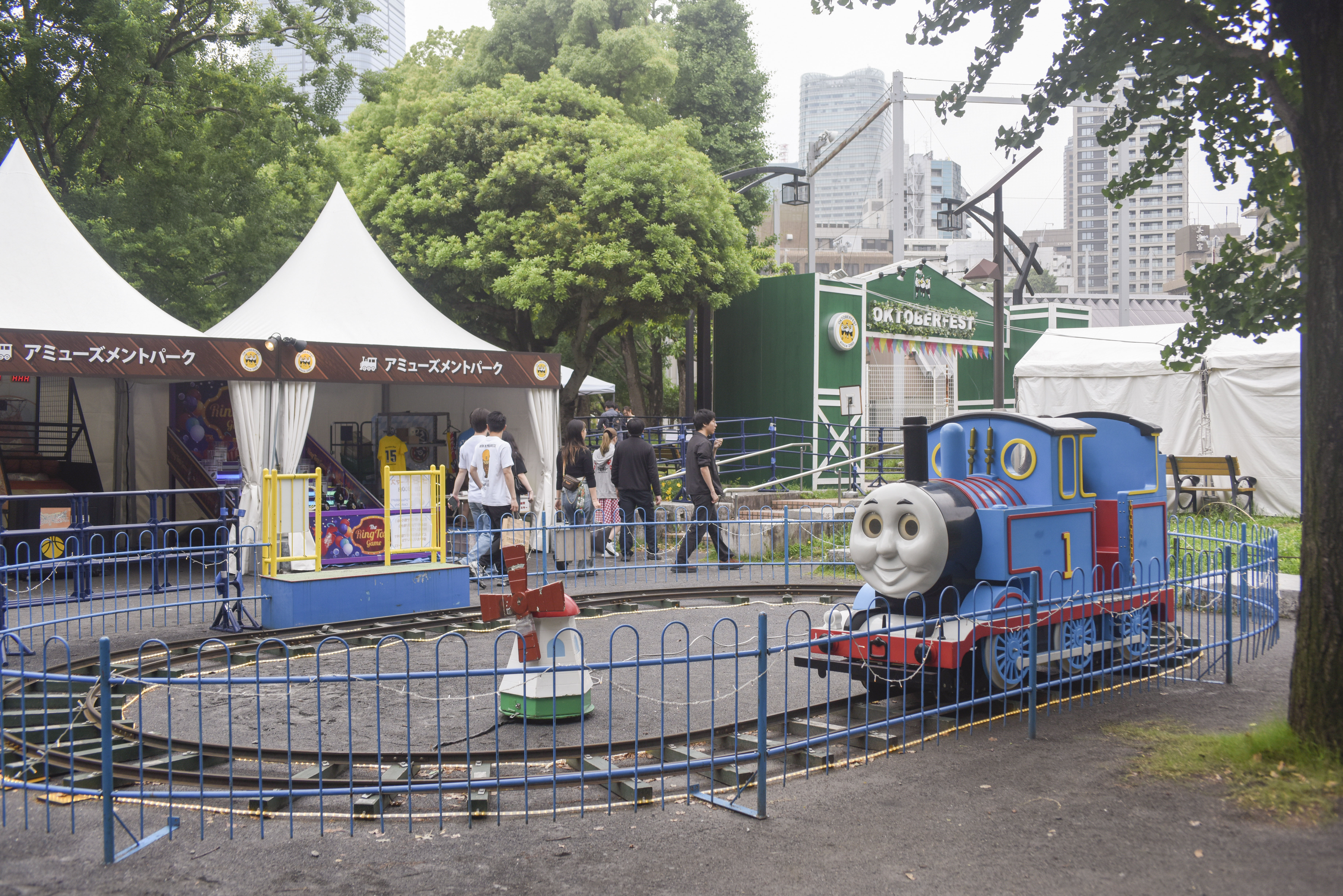 charivari:シャリバリ ディアンドル 用チャーム オクトーバーフェストに charivari 女性用 dirndl用のチャーム オクトーバーフェストに